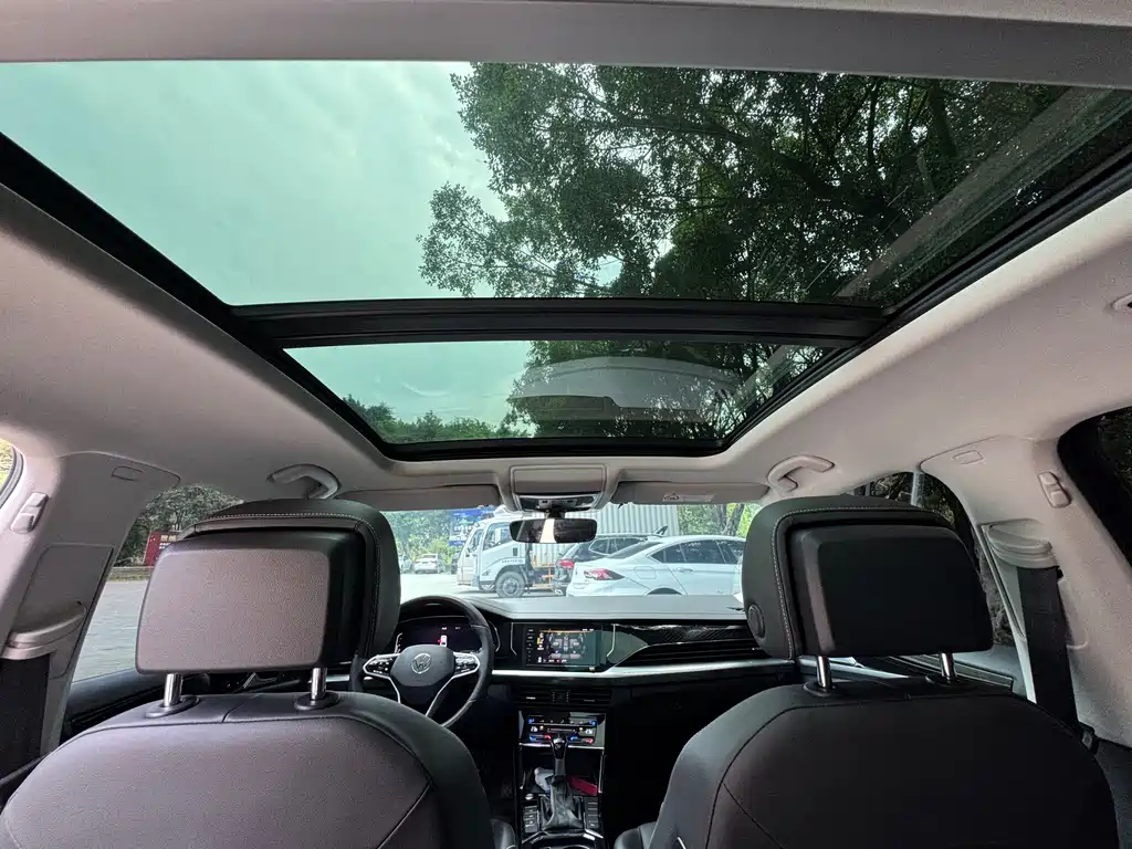 Volkswagen Passat — фото 25