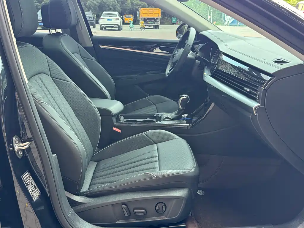 Volkswagen Passat — фото 29