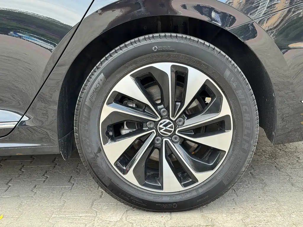 Volkswagen Passat — фото 10