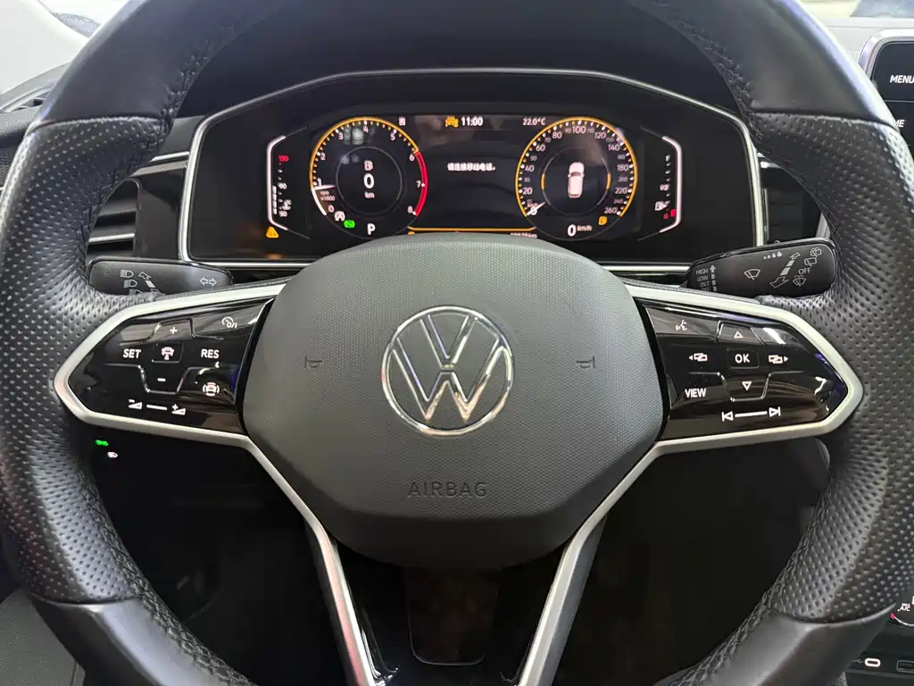 Volkswagen Tiguan L — фото 18