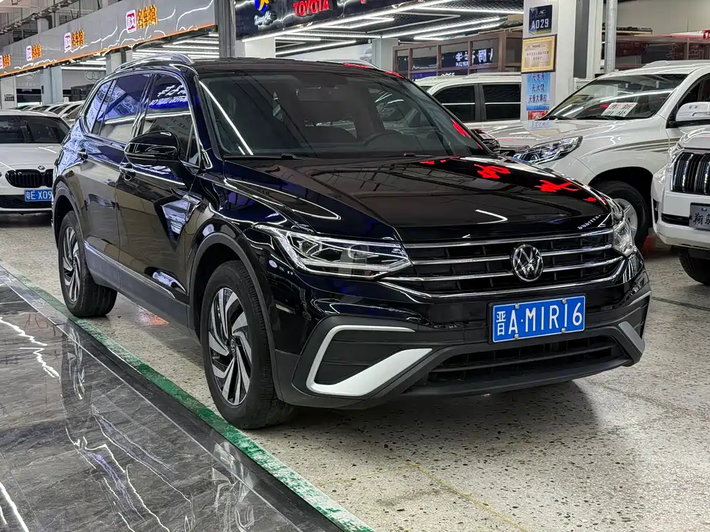 Volkswagen Tiguan L — фото 3