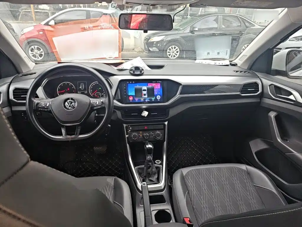 Volkswagen T-Cross — фото 10