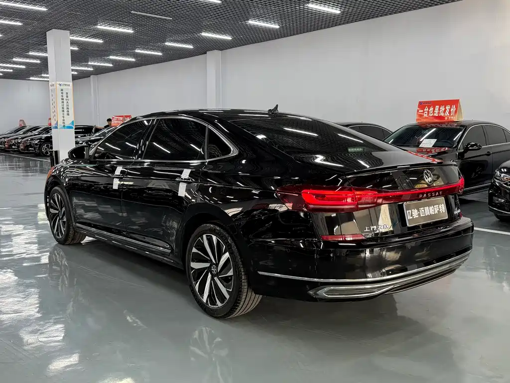 Volkswagen Passat — фото 7