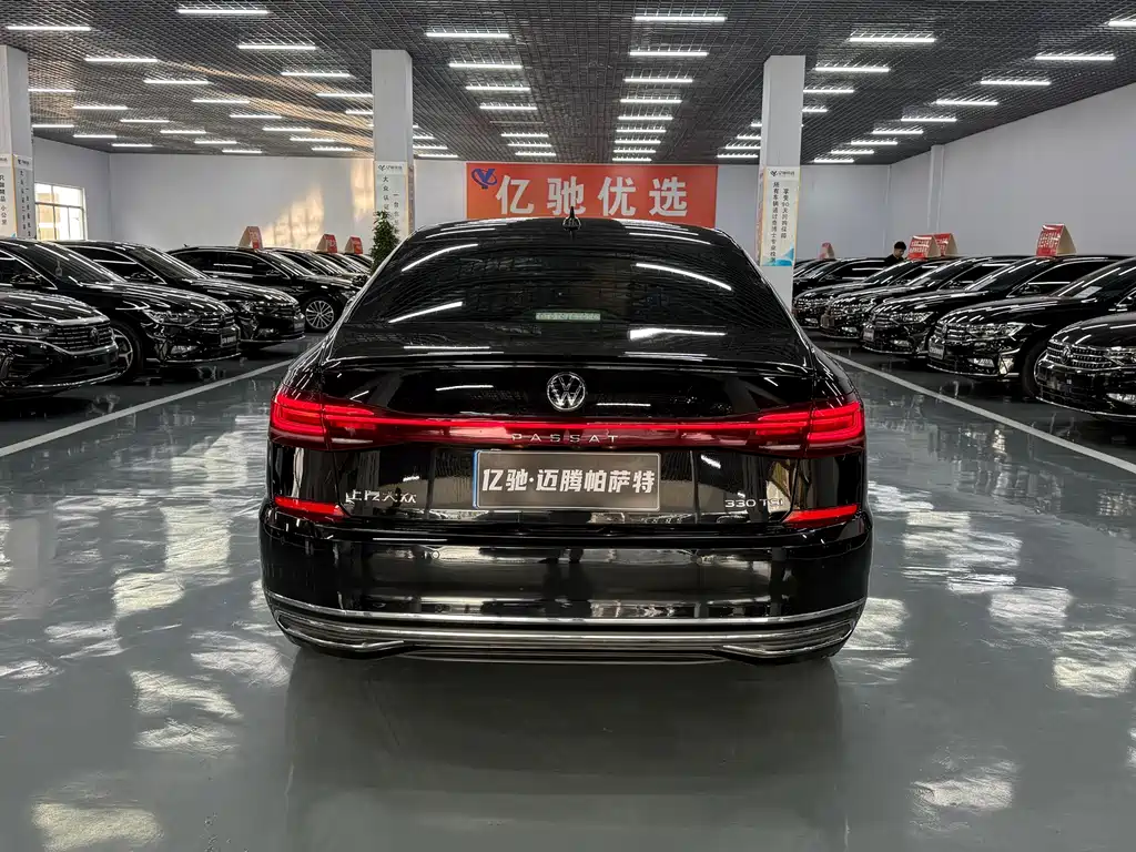 Volkswagen Passat — фото 8