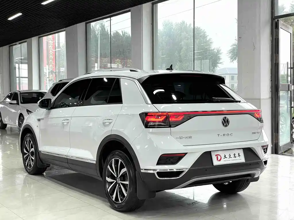Volkswagen T-Roc — фото 4