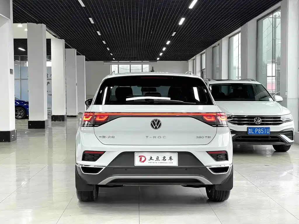 Volkswagen T-Roc — фото 5