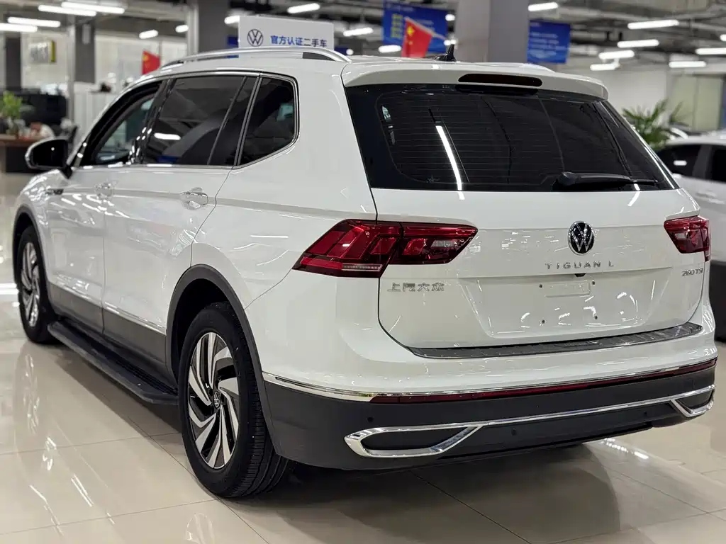 Volkswagen Tiguan L — фото 8