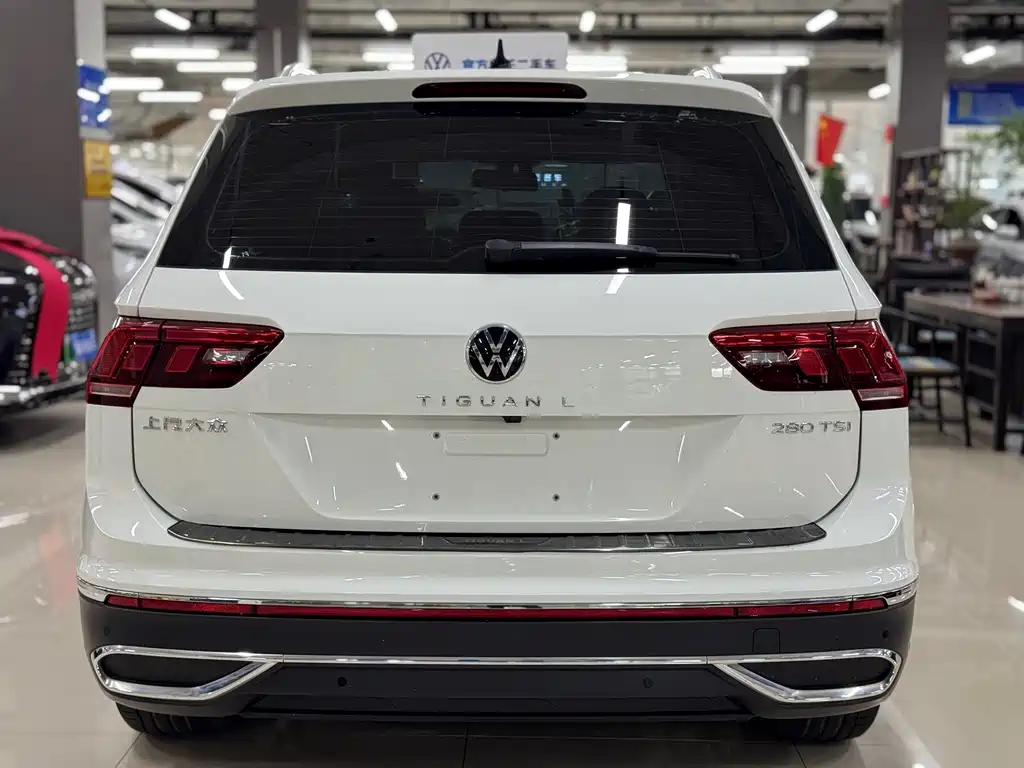 Volkswagen Tiguan L — фото 9