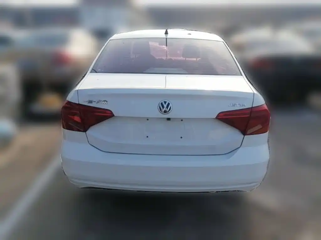 Volkswagen Jetta — фото 10