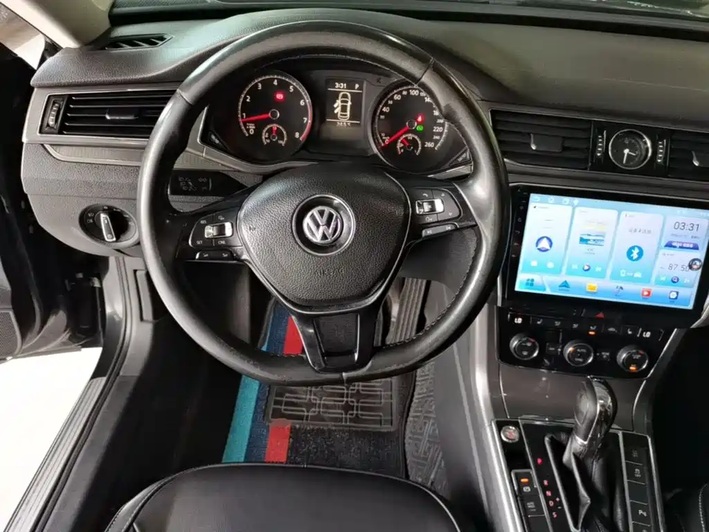 Volkswagen Passat — фото 11