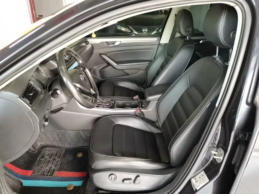 Volkswagen Passat — фото 15