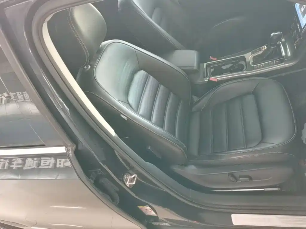 Volkswagen Passat — фото 25