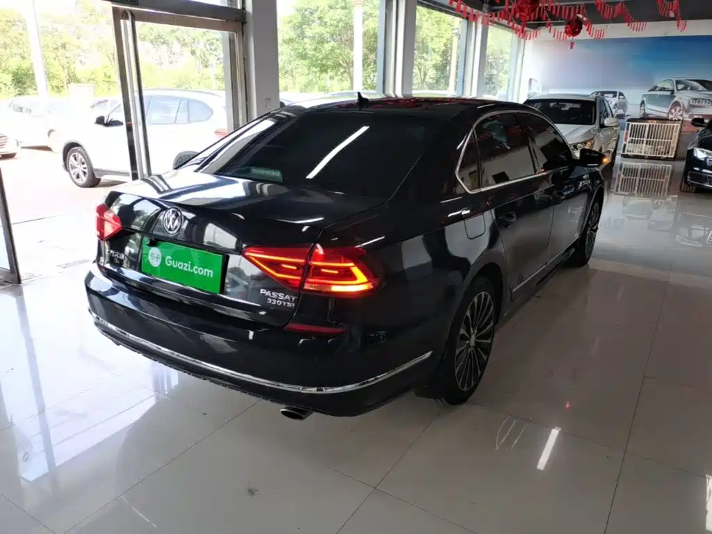 Volkswagen Passat — фото 7
