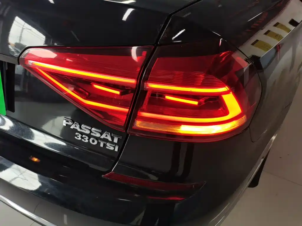 Volkswagen Passat — фото 8