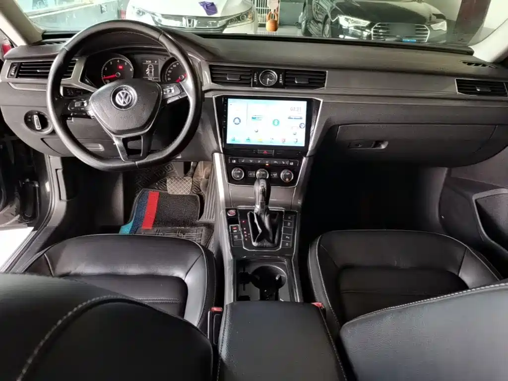 Volkswagen Passat — фото 10