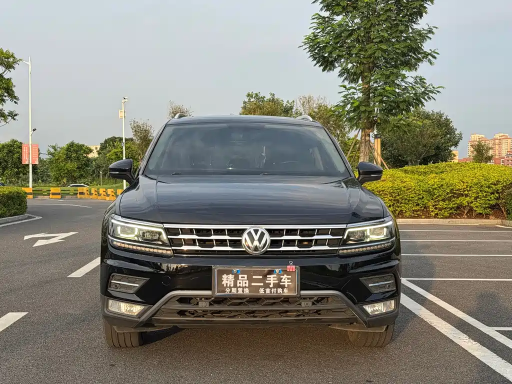 Volkswagen Tiguan L — фото 2