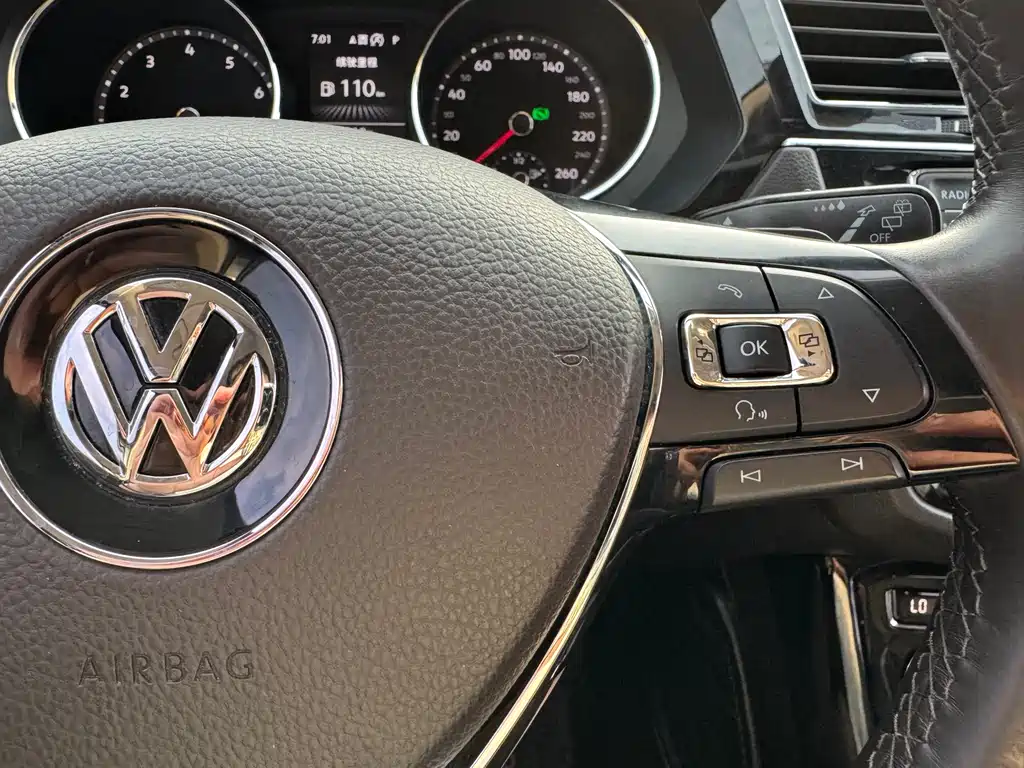 Volkswagen Tiguan L — фото 14