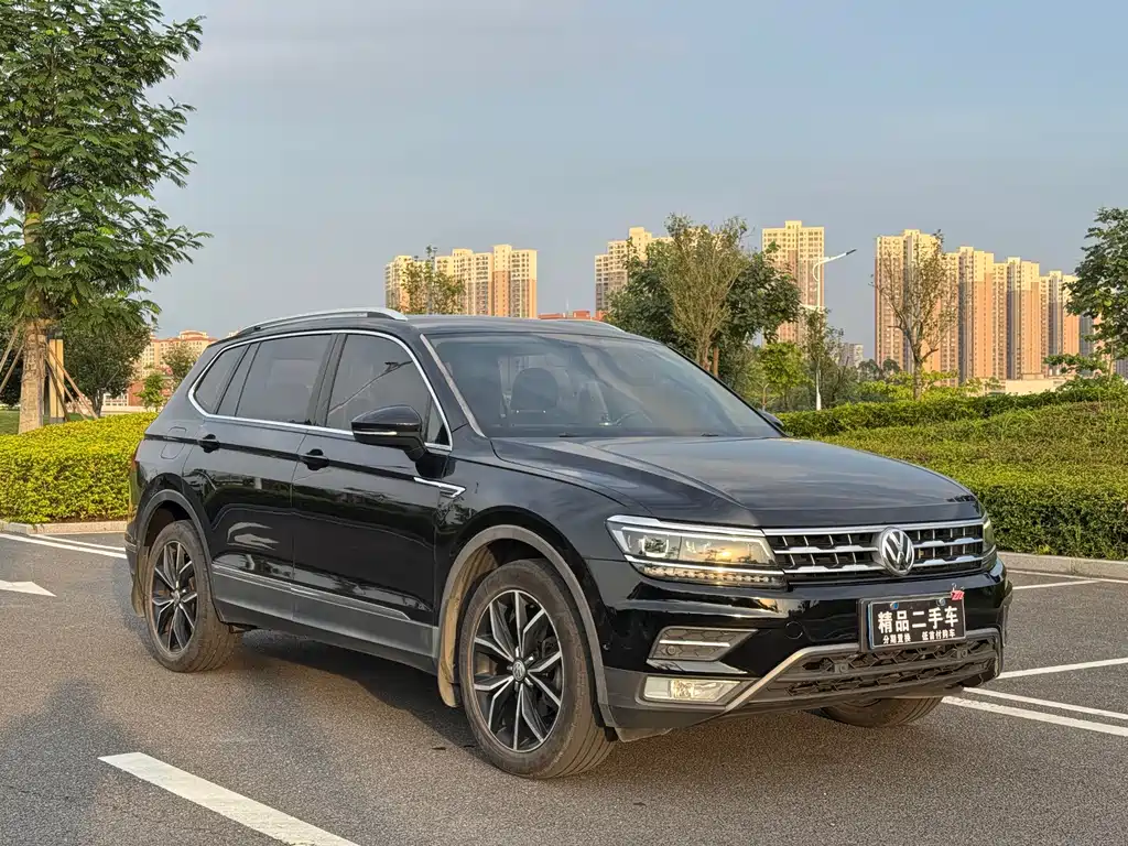 Volkswagen Tiguan L — фото 3