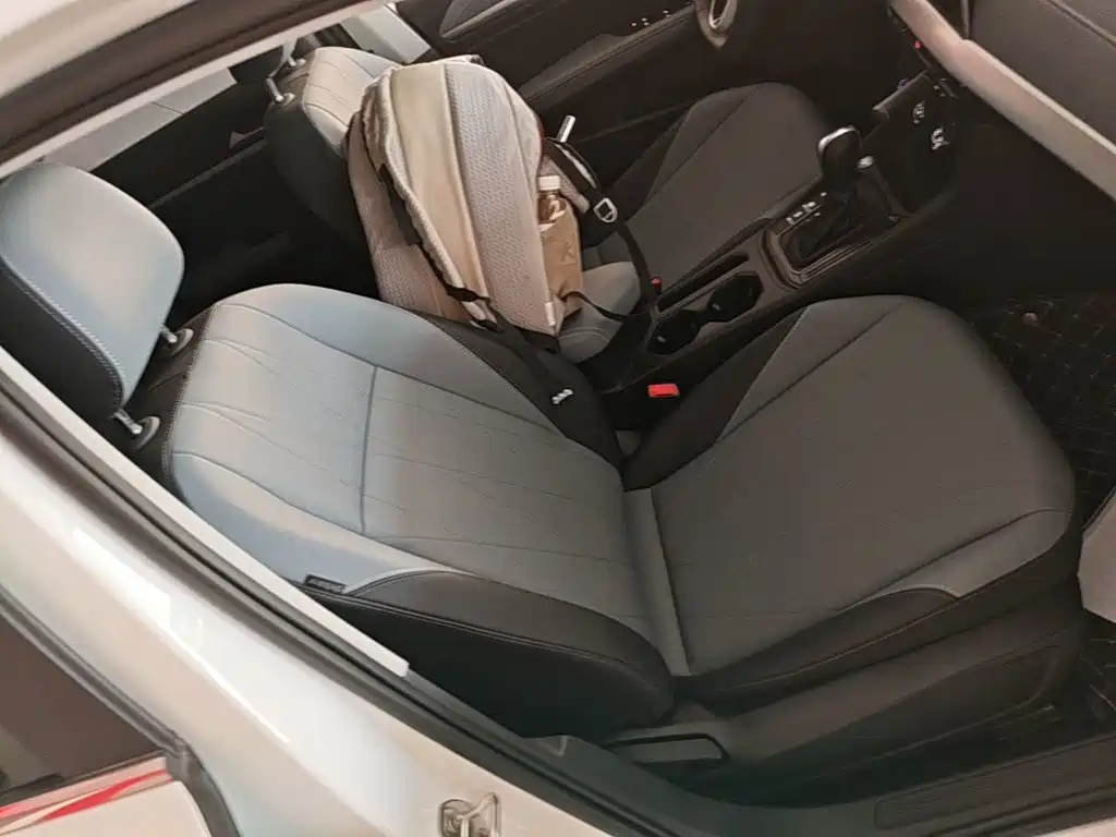 Volkswagen Lavida — фото 25