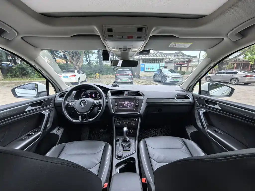Volkswagen Tiguan — фото 5