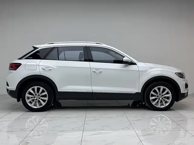 Volkswagen T-Roc — фото 3