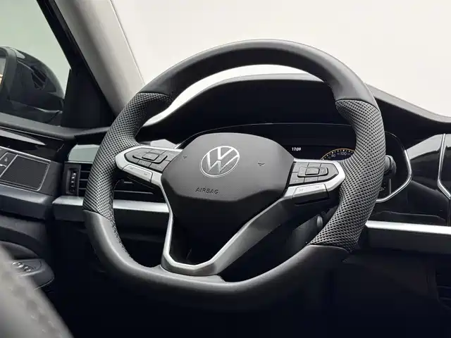 Volkswagen Passat — фото 6