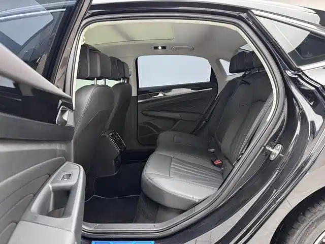 Volkswagen Passat — фото 7