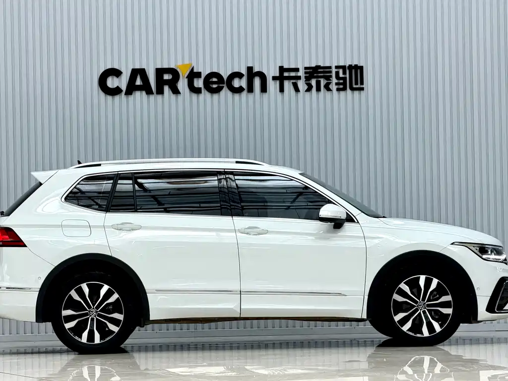 Volkswagen Tiguan L — фото 4