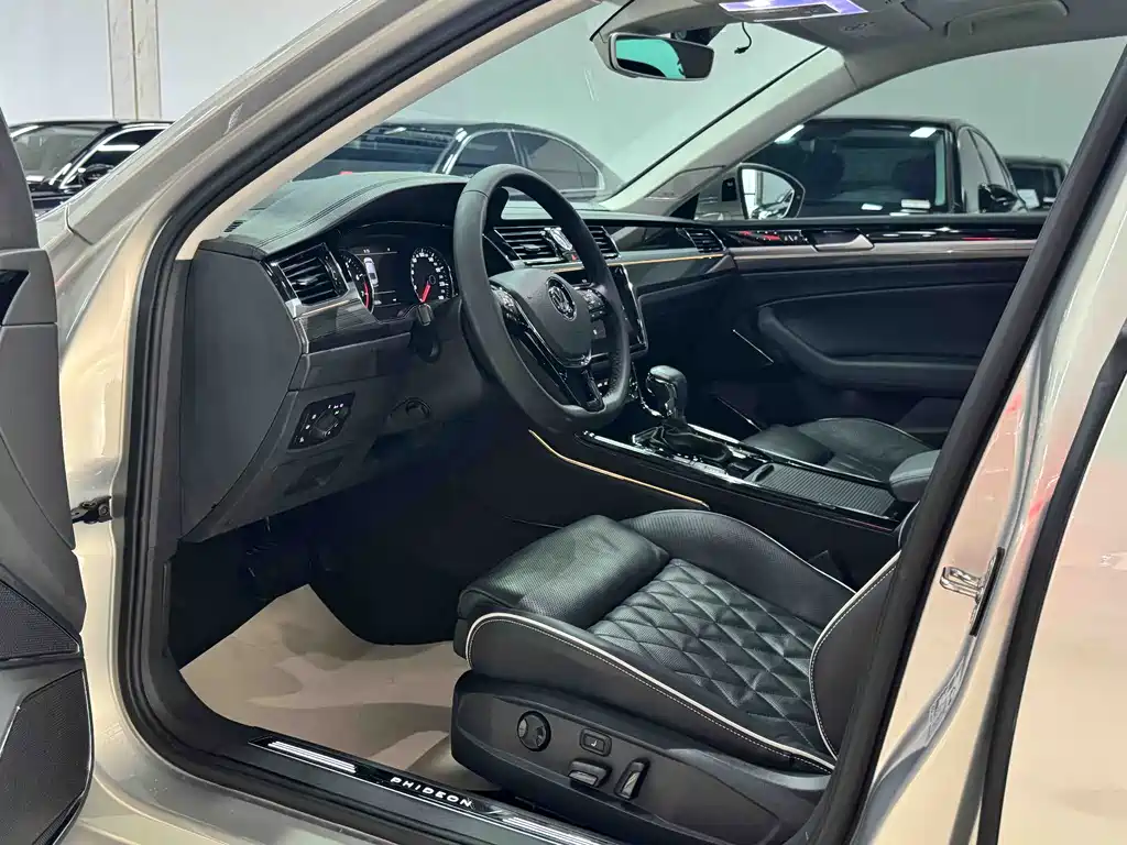 Volkswagen Phideon — фото 6