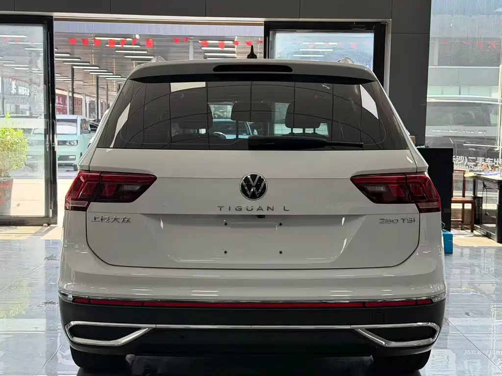 Volkswagen Tiguan L — фото 15