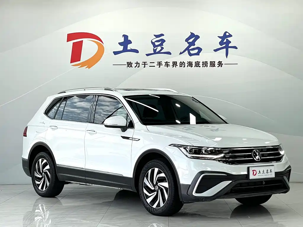 Volkswagen Tiguan L — фото 3
