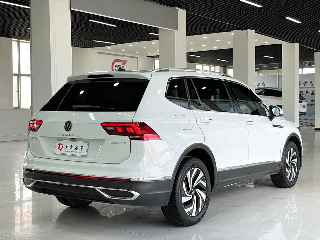 Volkswagen Tiguan L — фото 6