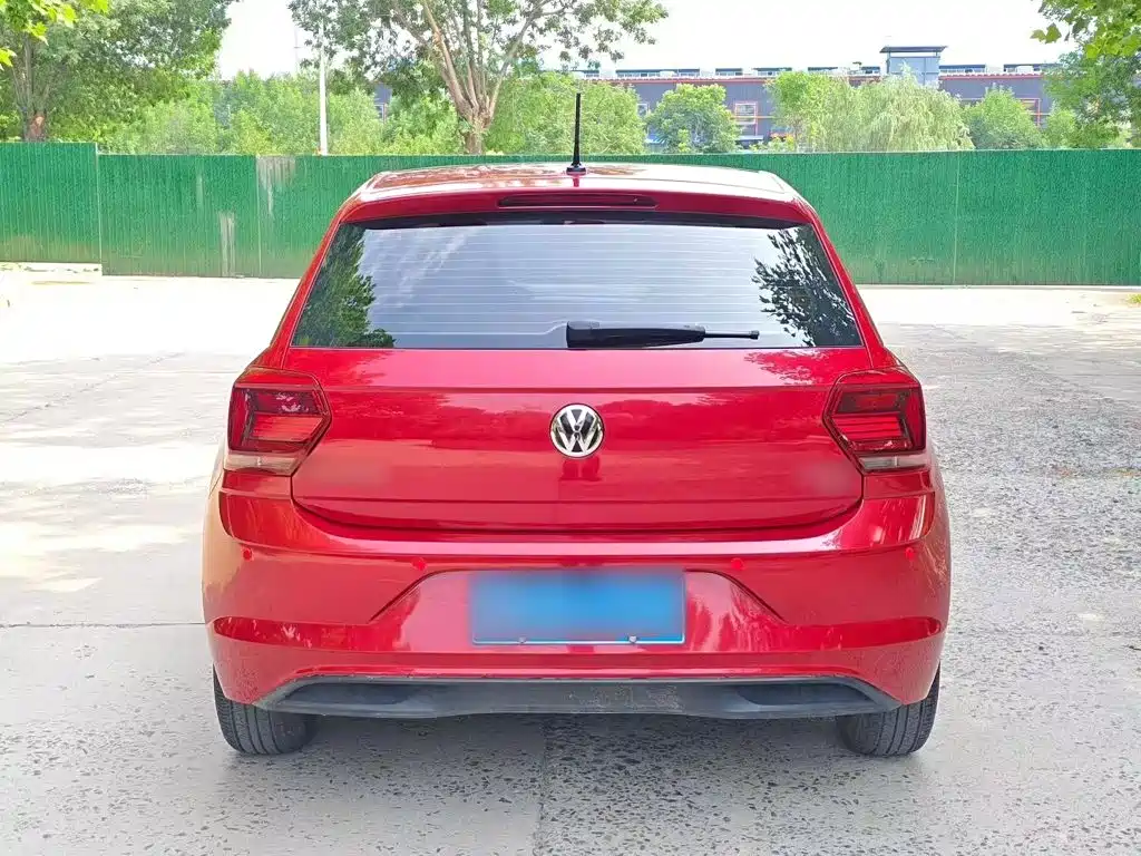 Volkswagen Polo — фото 6