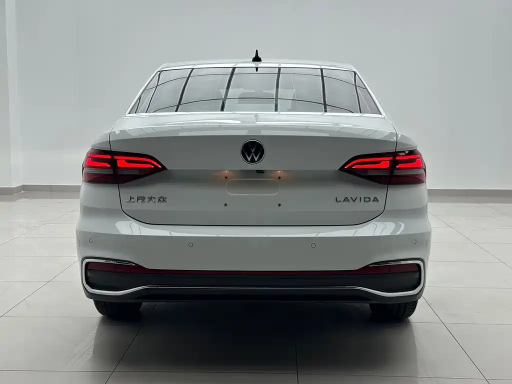 Volkswagen Lavida — фото 4