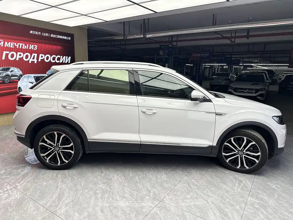 Volkswagen T-Roc — фото 4