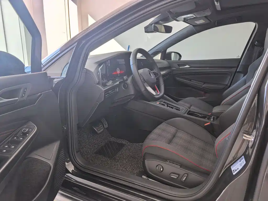 Volkswagen Golf GTI — фото 4