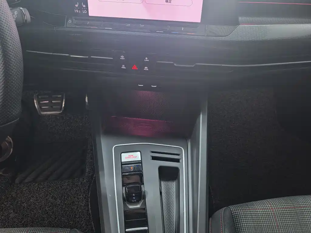 Volkswagen Golf GTI — фото 8