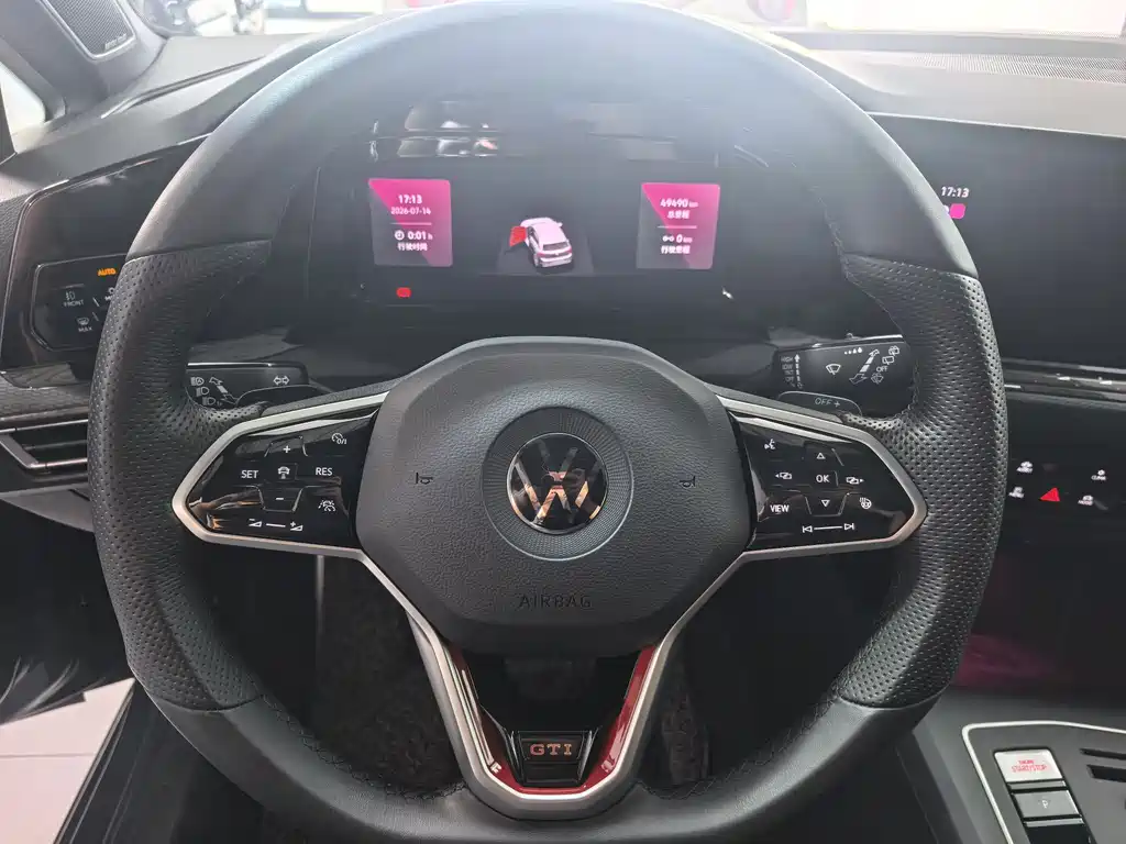 Volkswagen Golf GTI — фото 9