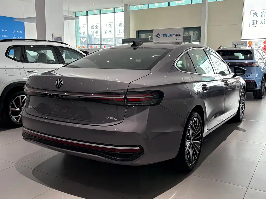 Volkswagen Passat — фото 4