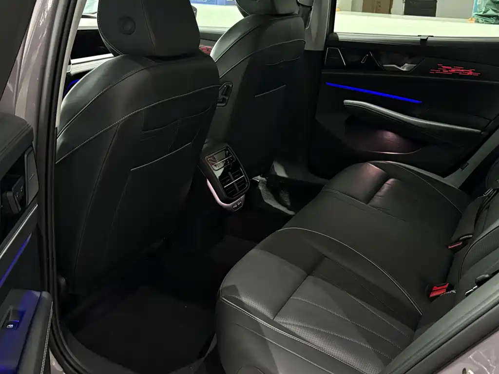 Volkswagen Passat — фото 8