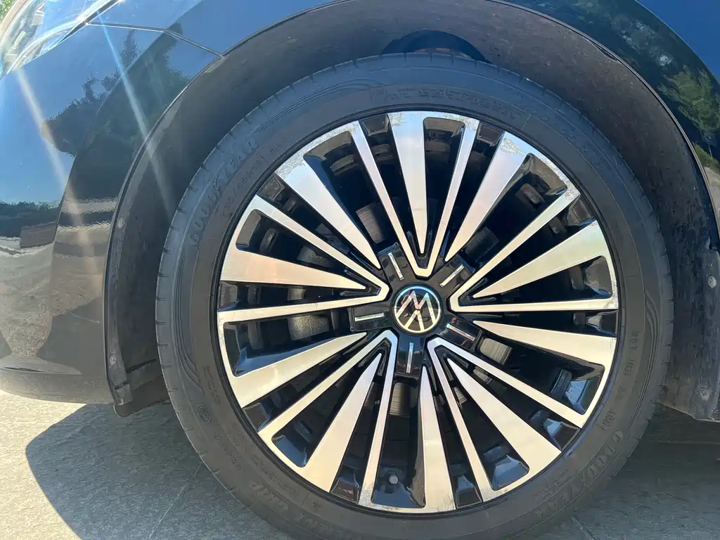 Volkswagen Passat — фото 13
