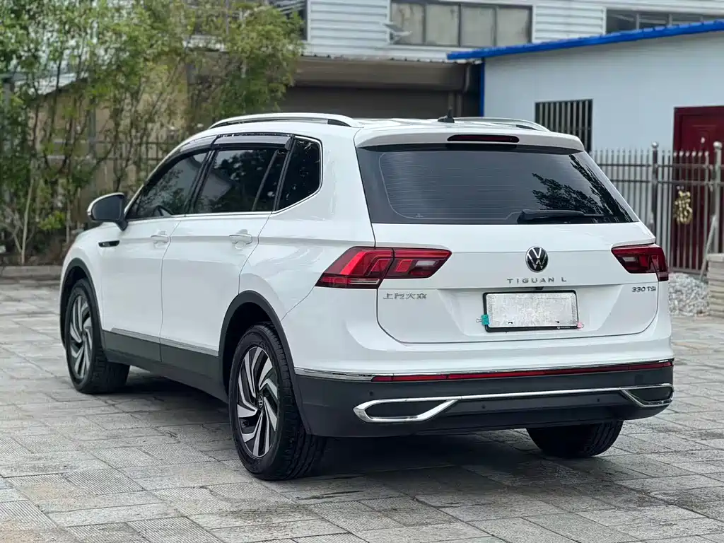 Volkswagen Tiguan L — фото 8