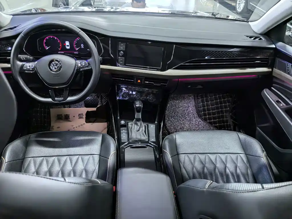 Volkswagen Passat — фото 8
