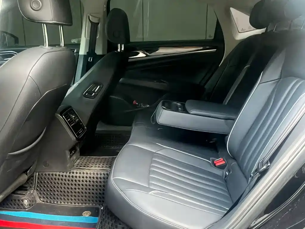Volkswagen Passat — фото 6