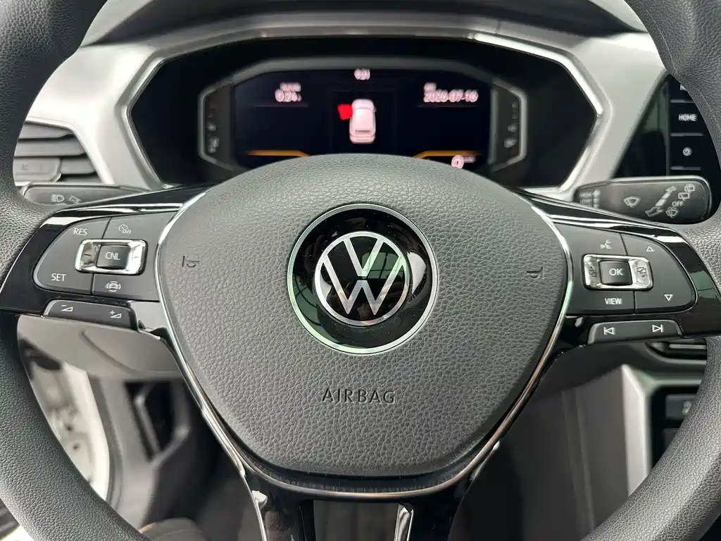 Volkswagen T-Cross — фото 13