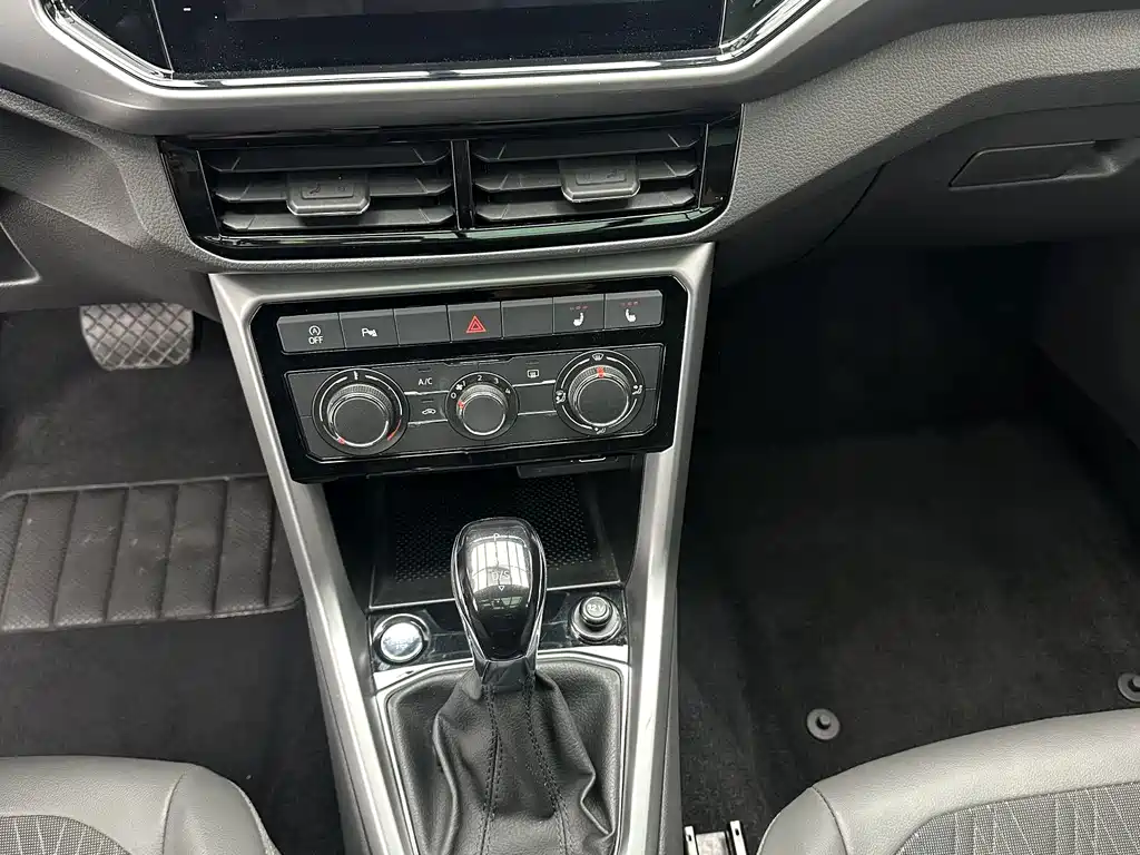 Volkswagen T-Cross — фото 14