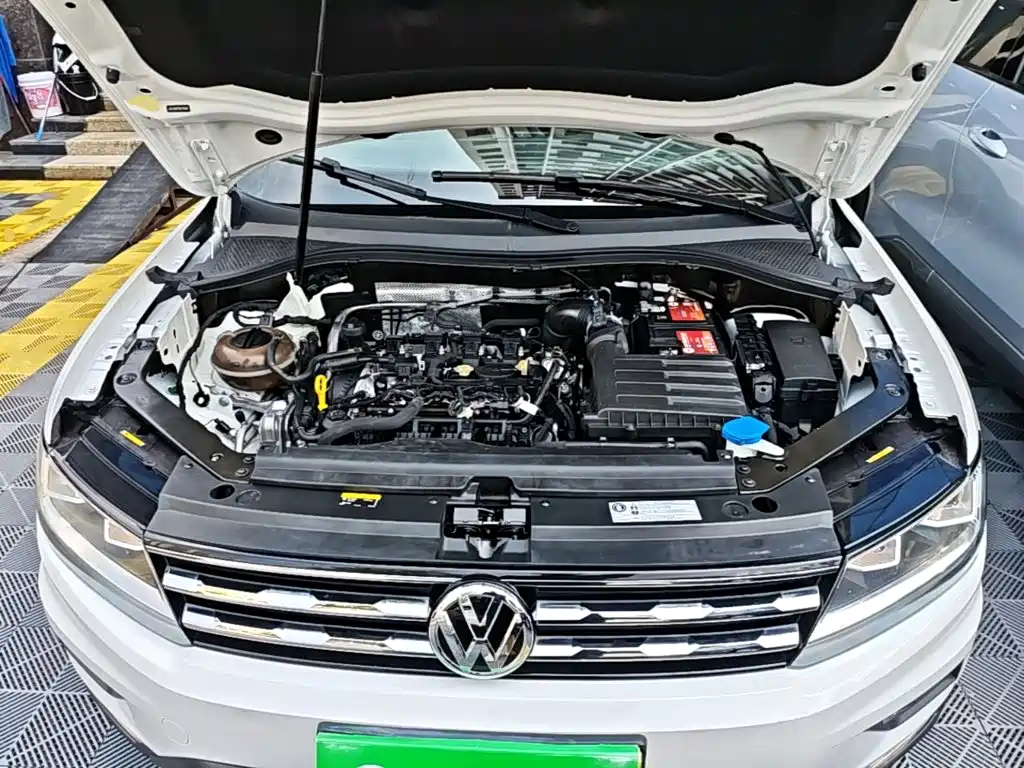 Volkswagen Tiguan L — фото 20