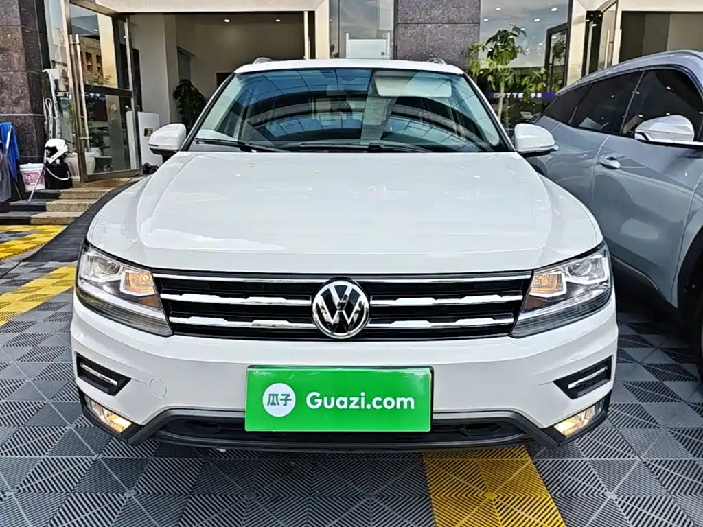 Volkswagen Tiguan L — фото 3