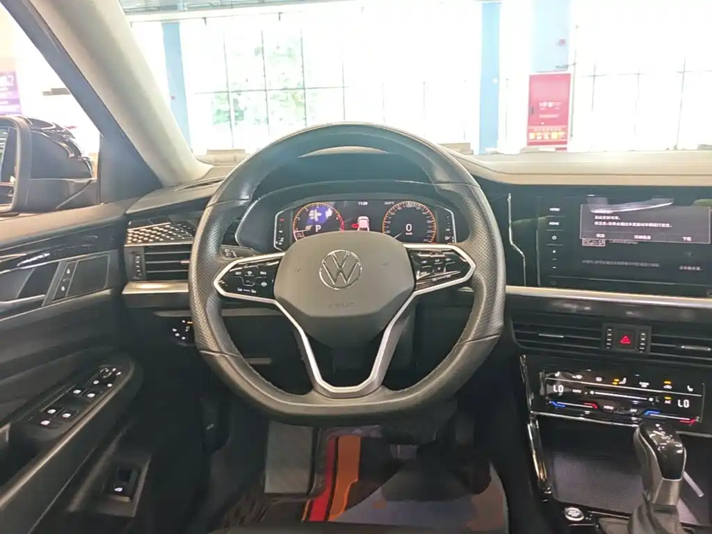 Volkswagen Passat — фото 11