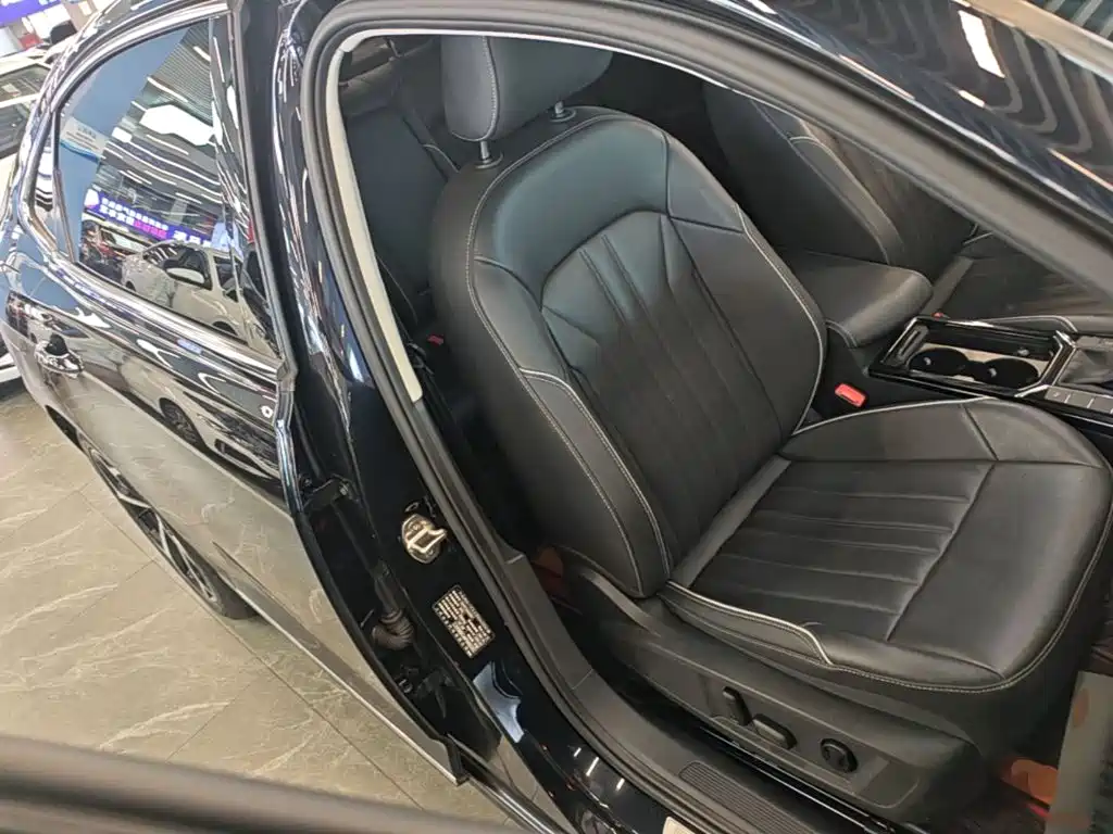 Volkswagen Passat — фото 25